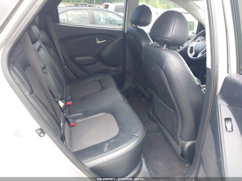2011 Hyundai Tucson VIN KM8JUCAC4BU190704 IAAI salvage auction — NORMAL WEAR, Clear (Massachusetts), sold $1,450 on 2026-07-31 (photo 8)