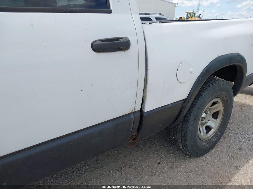 2005 Dodge Ram 1500 VIN 1D7HU18D15S313659 IAAI salvage auction — NORMAL WEAR, Clear (Illinois), sold $350 on 2026-09-12 (photo 6)