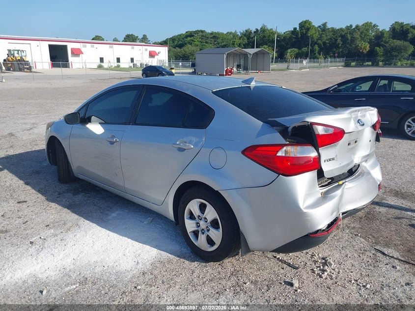 2015 Kia Forte VIN KNAFK4A68F5331514 IAAI salvage auction — REAR END, Wait Title, sold $525 on 2026-08-02 (photo 3)