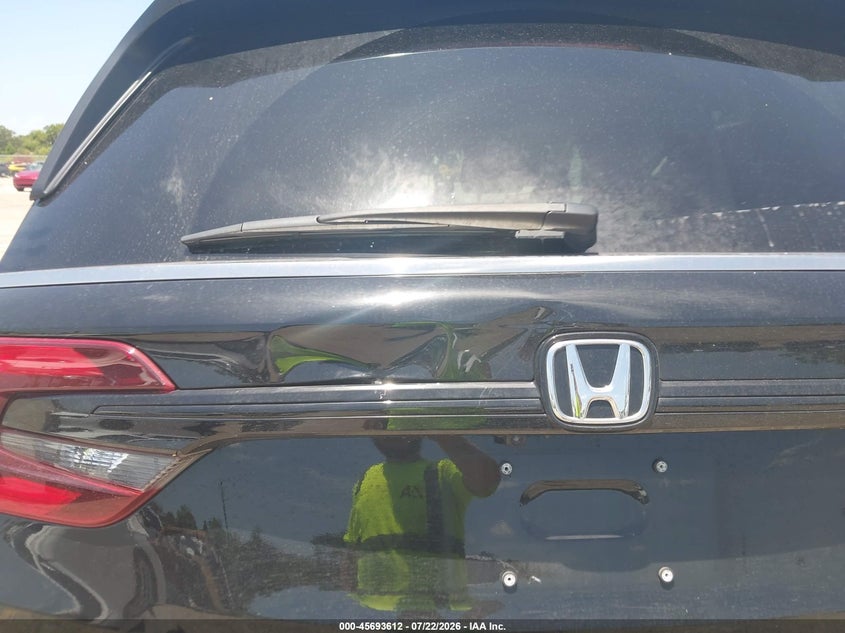 2025 Honda Odyssey VIN 5FNRL6H60SB003737 IAAI salvage auction — FRONT END, Wait Title, sold $11,200 on 2026-09-03 (photo 6)
