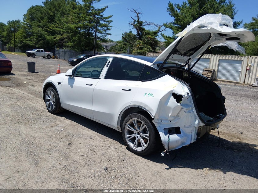2023 Tesla Model y VIN 7SAYGAEE5PF703083 IAAI salvage auction — REAR END, Salvage (Pennsylvania), sold $25 on 2026-08-01 (photo 3)
