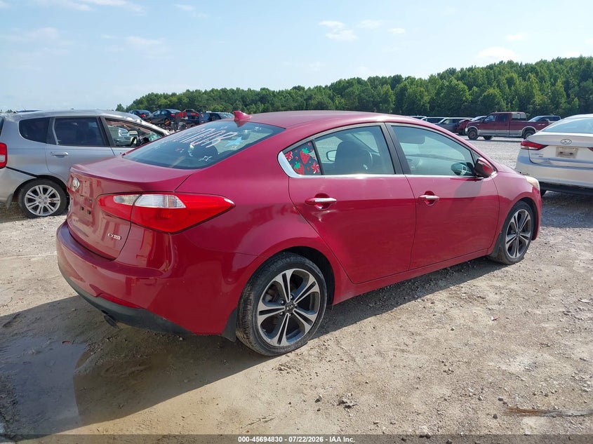 2015 Kia Forte VIN KNAFX4A85F5315337 IAAI salvage auction — NORMAL WEAR, Clear (Alabama), sold $375 on 2026-07-29 (photo 4)