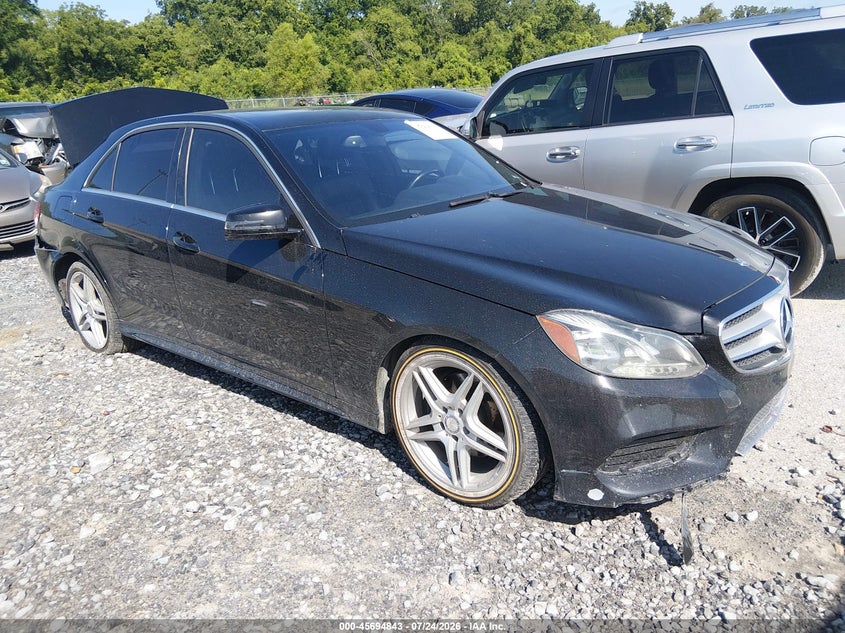2014 Mercedes-benz E-klasse VIN WDDHF5KBXEA814368 IAAI salvage auction — REAR END, Wait Title, sold $1,600 on 2026-08-13 (photo 1)