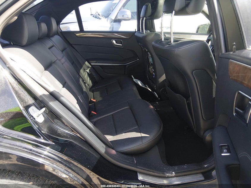 2014 Mercedes-benz E-klasse VIN WDDHF5KBXEA814368 IAAI salvage auction — REAR END, Wait Title, sold $1,600 on 2026-08-13 (photo 8)