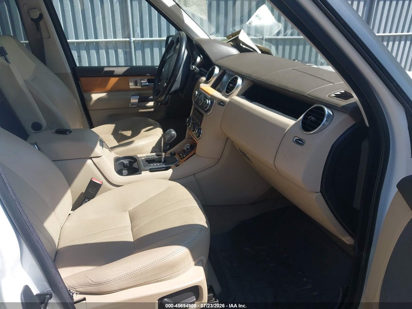 2013 Land rover Lr4 VIN SALAG2D44DA670992 IAAI salvage auction — SIDE, Salvage Title, sold $2,550 on 2026-08-23 (photo 5)