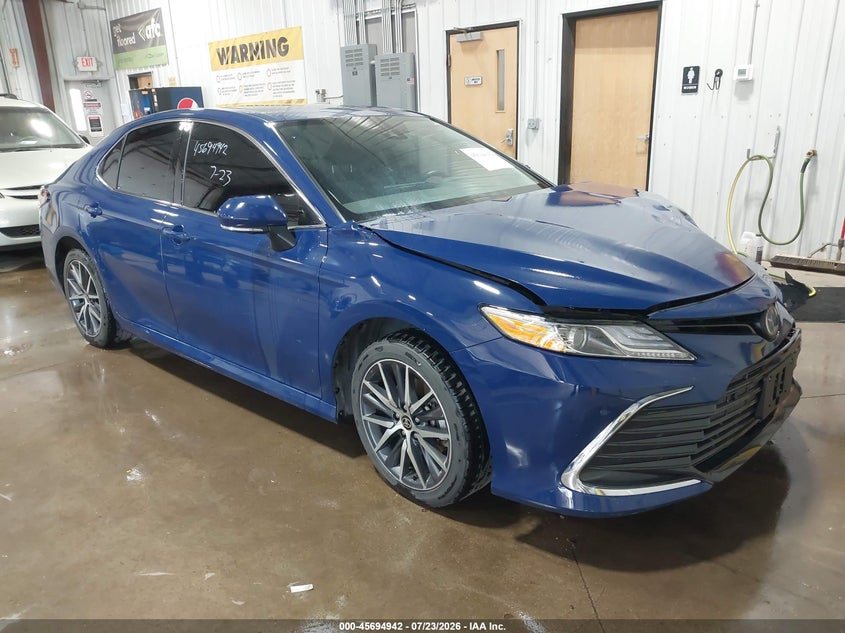 2024 Toyota Camry VIN 4T1F31AK1RU071510 IAAI salvage auction — LEFT FRONT, Wait Title, sold $11,400 on 2026-08-26 (photo 1)