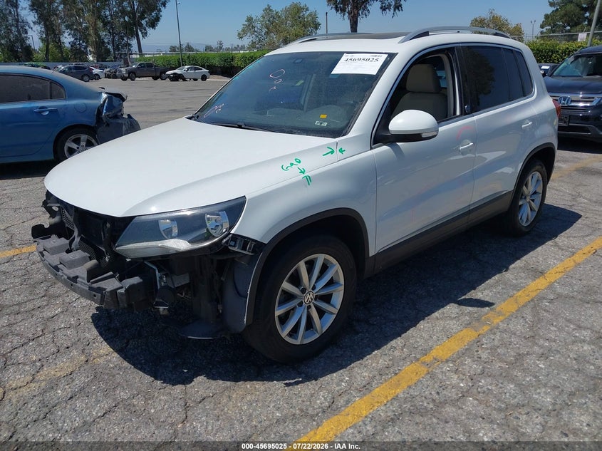 2017 Volkswagen Tiguan VIN WVGRV7AX9HW503608 IAAI salvage auction — LEFT FRONT, Salvage Title, sold $975 on 2026-08-11 (photo 2)