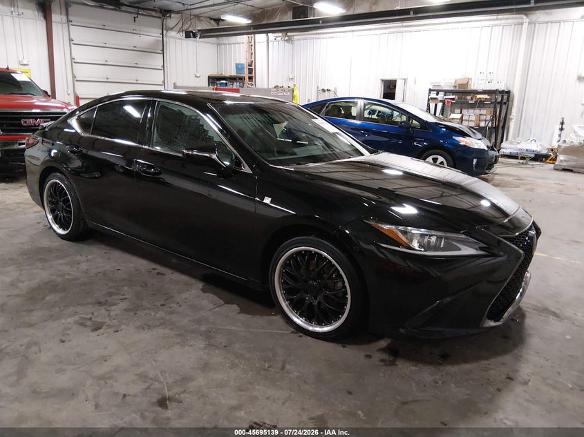 2020 Lexus ES VIN 58AGZ1B1XLU068663 — IAAI salvage auction photo
