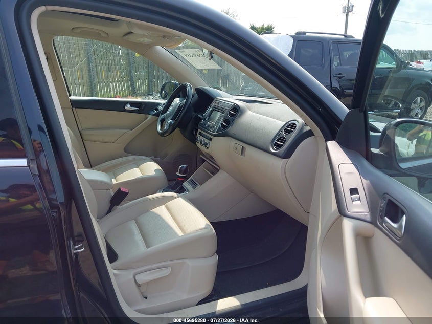 2013 Volkswagen Tiguan VIN WVGBV7AX8DW519391 IAAI salvage auction — NORMAL WEAR, Clear (Virginia), sold $200 on 2026-08-03 (photo 5)