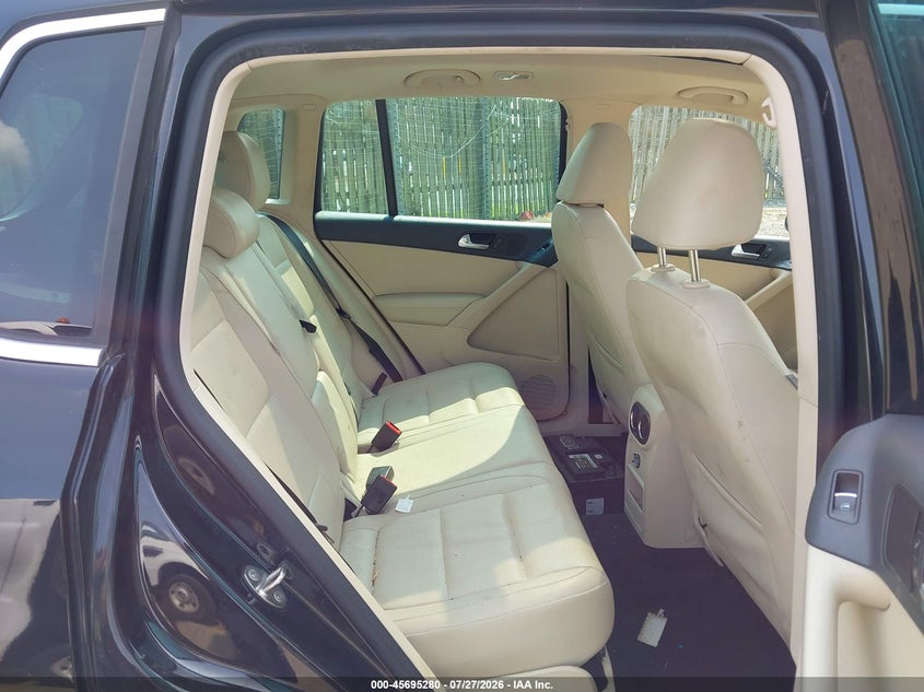2013 Volkswagen Tiguan VIN WVGBV7AX8DW519391 IAAI salvage auction — NORMAL WEAR, Clear (Virginia), sold $200 on 2026-08-03 (photo 8)