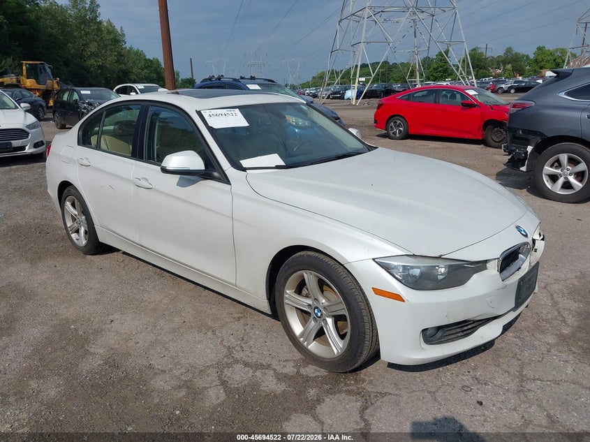 2013 BMW 3 series VIN WBA3B3C54DF530648 IAAI salvage auction — NORMAL WEAR, Regular (South Dakota), sold $800 on 2026-07-24 (photo 1)