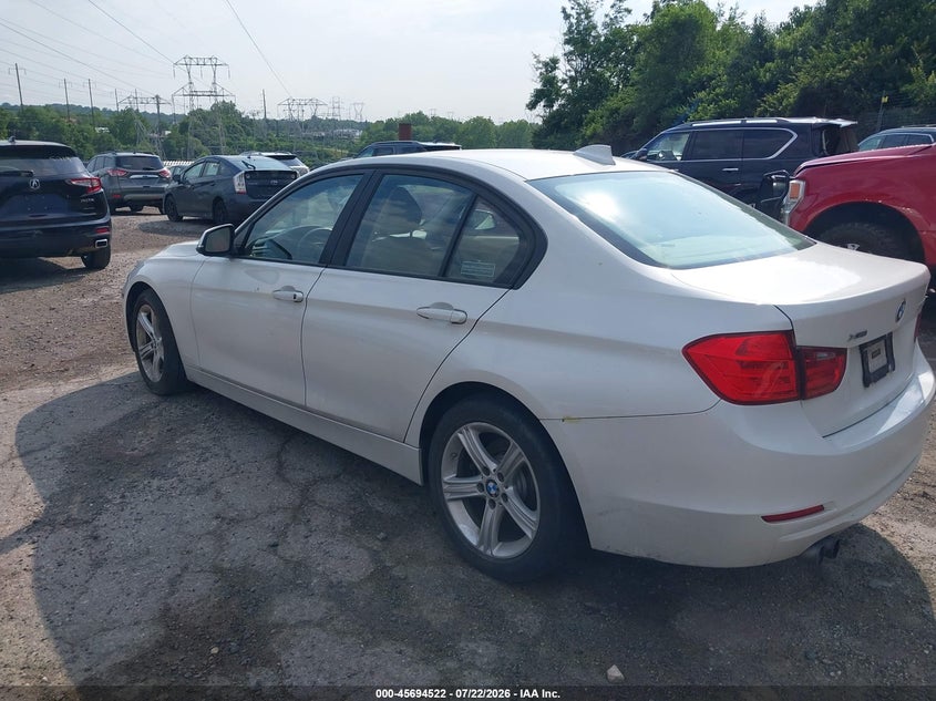 2013 BMW 3 series VIN WBA3B3C54DF530648 IAAI salvage auction — NORMAL WEAR, Regular (South Dakota), sold $800 on 2026-07-24 (photo 3)