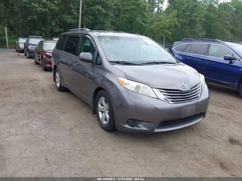 2017 Toyota Sienna VIN 5TDKZ3DC7HS772377 IAAI salvage auction — NORMAL WEAR, Clear (Virginia), sold $25 on 2026-07-29 (photo 1)