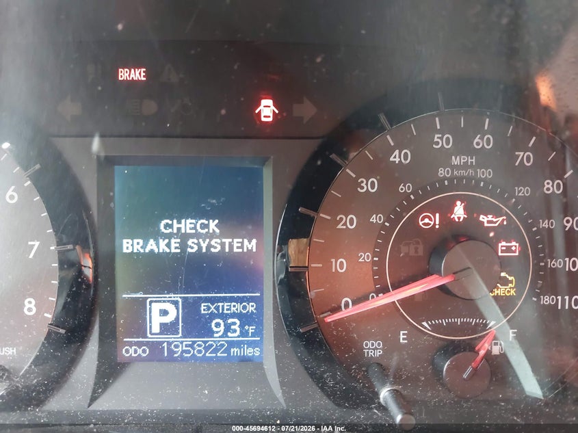 2017 Toyota Sienna VIN 5TDKZ3DC7HS772377 IAAI salvage auction — NORMAL WEAR, Clear (Virginia), sold $25 on 2026-07-29 (photo 7)