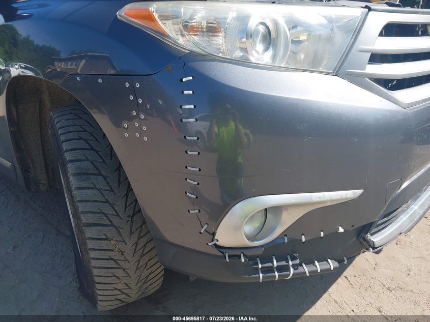 2013 Toyota Highlander VIN 5TDBK3EH9DS230416 IAAI salvage auction — NORMAL WEAR, Original (Vermont), sold $2,700 on 2026-07-30 (photo 6)