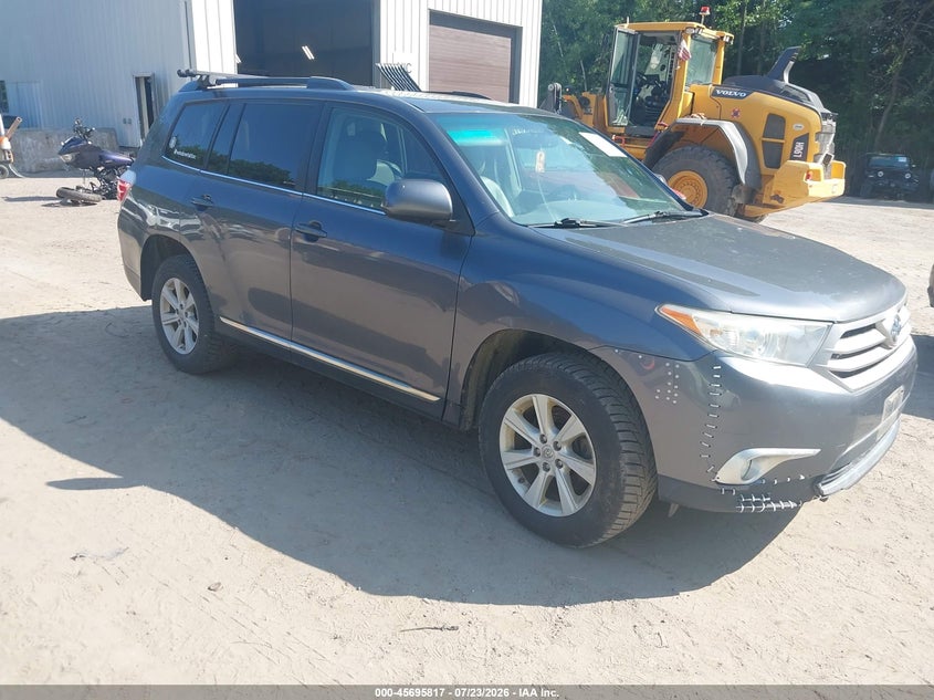 2013 Toyota Highlander VIN 5TDBK3EH9DS230416 IAAI salvage auction — NORMAL WEAR, Original (Vermont), sold $2,700 on 2026-07-30 (photo 1)