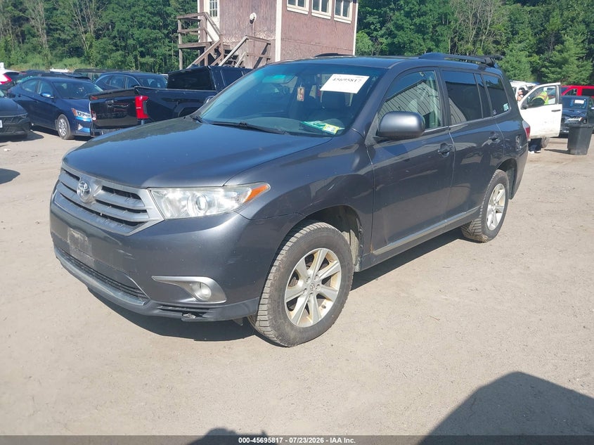 2013 Toyota Highlander VIN 5TDBK3EH9DS230416 IAAI salvage auction — NORMAL WEAR, Original (Vermont), sold $2,700 on 2026-07-30 (photo 2)