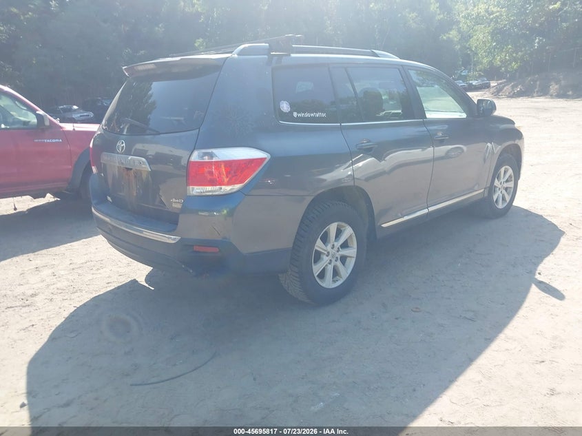 2013 Toyota Highlander VIN 5TDBK3EH9DS230416 IAAI salvage auction — NORMAL WEAR, Original (Vermont), sold $2,700 on 2026-07-30 (photo 4)
