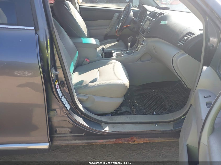 2013 Toyota Highlander VIN 5TDBK3EH9DS230416 IAAI salvage auction — NORMAL WEAR, Original (Vermont), sold $2,700 on 2026-07-30 (photo 5)