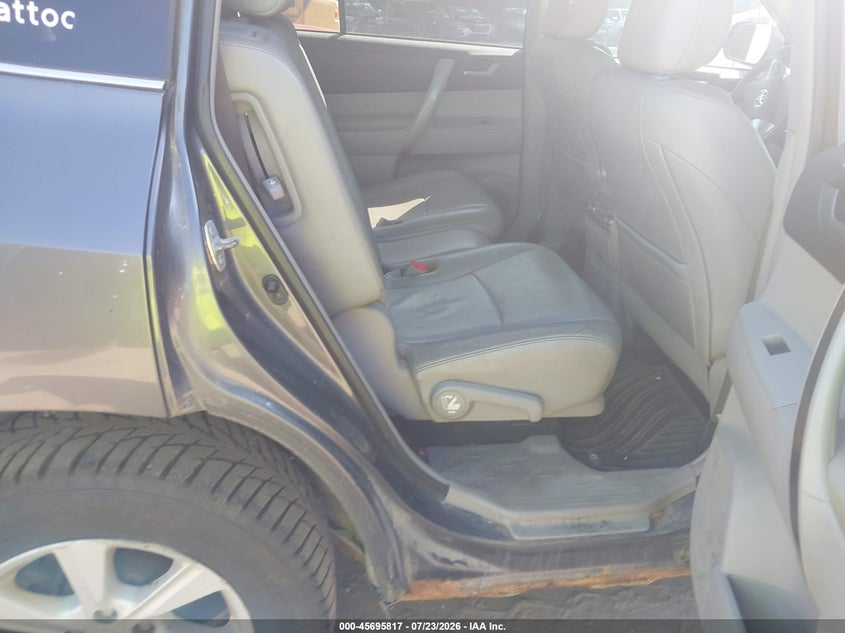 2013 Toyota Highlander VIN 5TDBK3EH9DS230416 IAAI salvage auction — NORMAL WEAR, Original (Vermont), sold $2,700 on 2026-07-30 (photo 8)