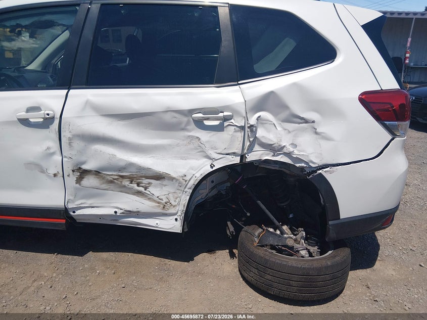 2022 Subaru Forester VIN JF2SKAJC9NH407620 IAAI salvage auction — SIDE, Salvage (Nevada), sold $7,100 on 2026-09-25 (photo 6)