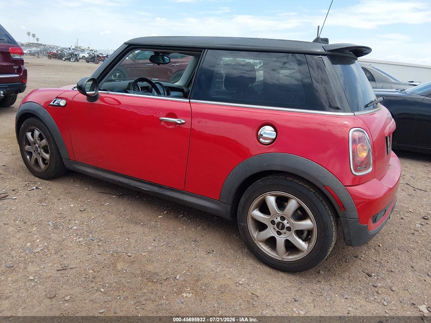 2010 Mini Cooper VIN WMWMF7C59ATZ71110 IAAI salvage auction — NORMAL WEAR, Clear-Dealer Only (Arizona), sold $50 on 2026-07-28 (photo 3)