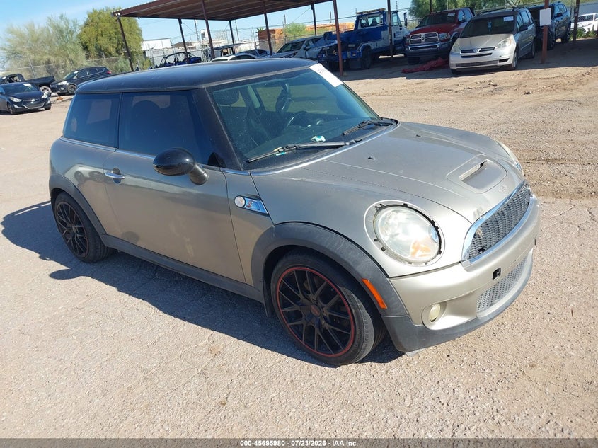 2010 Mini Cooper VIN WMWMF7C53ATZ70373 IAAI salvage auction — NORMAL WEAR, Clear-Dealer Only (Arizona), sold $100 on 2026-07-30 (photo 1)