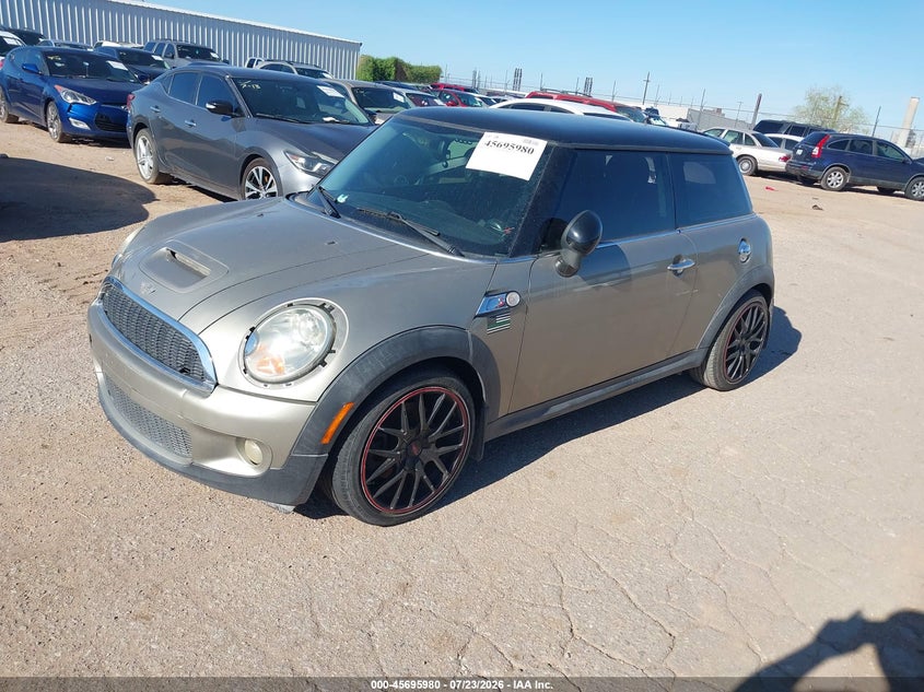 2010 Mini Cooper VIN WMWMF7C53ATZ70373 IAAI salvage auction — NORMAL WEAR, Clear-Dealer Only (Arizona), sold $100 on 2026-07-30 (photo 2)