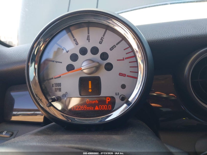 2010 Mini Cooper VIN WMWMF7C53ATZ70373 IAAI salvage auction — NORMAL WEAR, Clear-Dealer Only (Arizona), sold $100 on 2026-07-30 (photo 7)