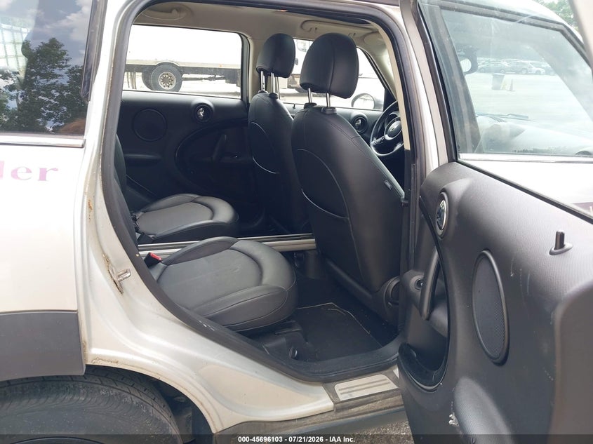 2012 Mini VIN WMWZB3C57CWM06608 IAAI salvage auction — NORMAL WEAR, Clear (Michigan), sold $25 on 2026-07-27 (photo 8)