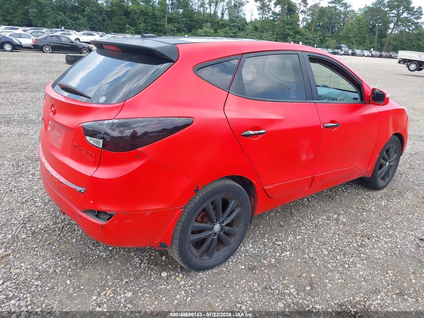 2010 Hyundai Tucson VIN KM8JU3AC8AU103899 IAAI salvage auction — NORMAL WEAR, Clear (New York), sold $450 on 2026-07-28 (photo 4)