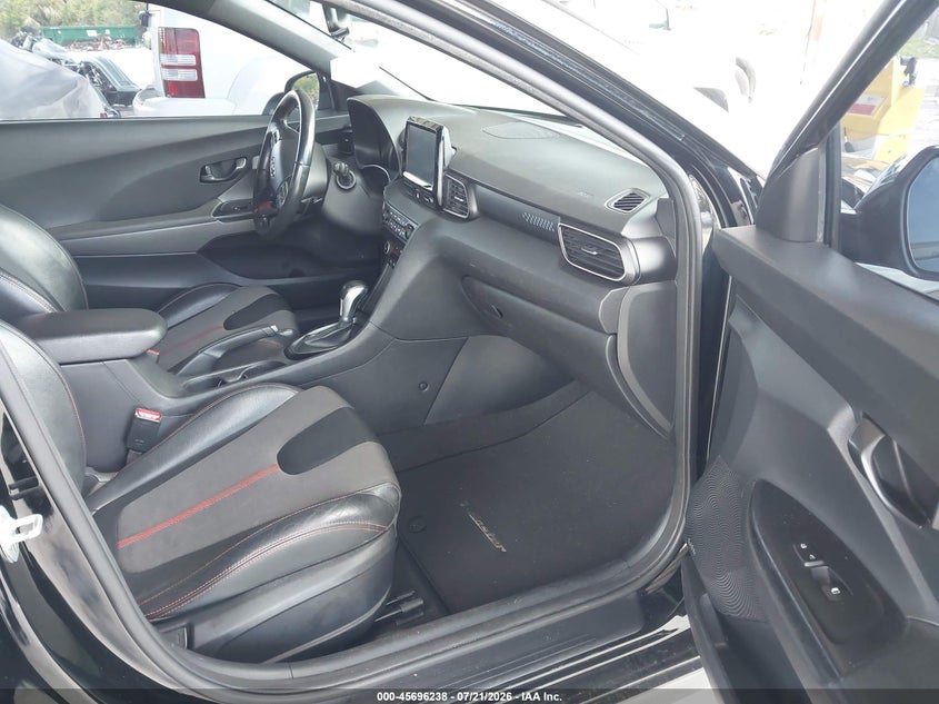 2020 Hyundai Veloster VIN KMHTH6ABXLU021424 IAAI salvage auction — NORMAL WEAR, Clear (Florida), sold $25 on 2026-07-28 (photo 5)