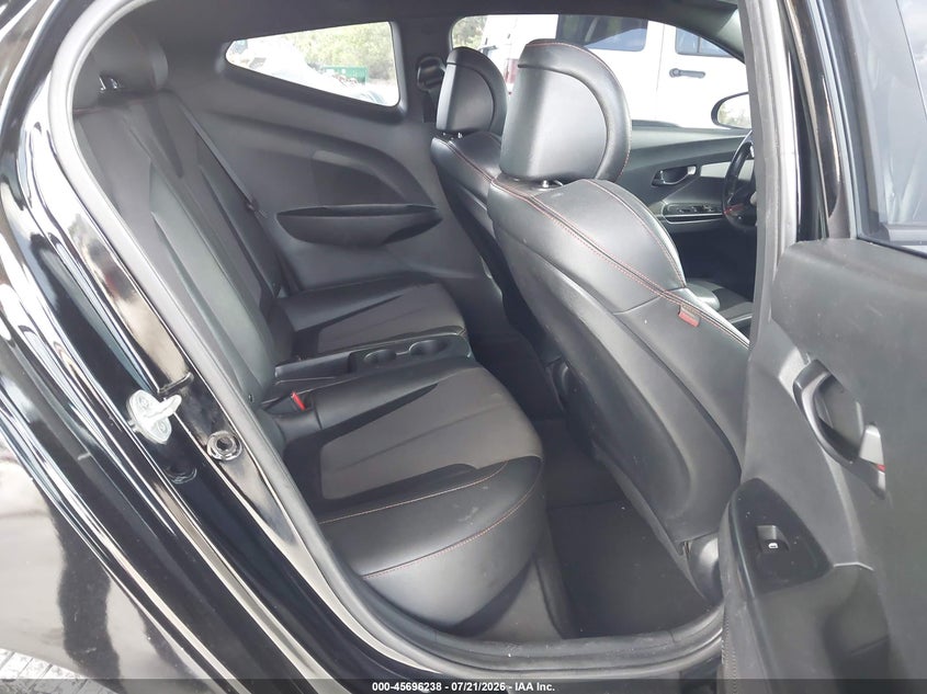 2020 Hyundai Veloster VIN KMHTH6ABXLU021424 IAAI salvage auction — NORMAL WEAR, Clear (Florida), sold $25 on 2026-07-28 (photo 8)
