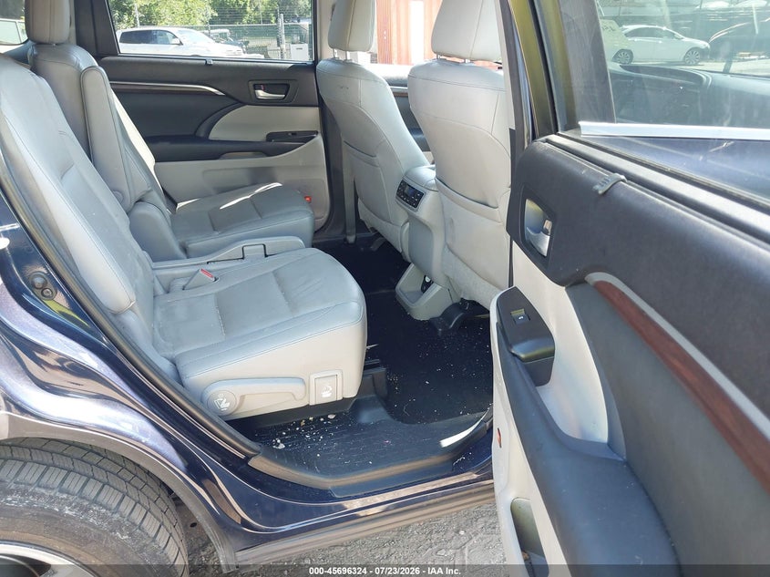 2014 Toyota Highlander VIN 5TDDKRFH8ES031899 IAAI salvage auction — FRONT END, Salvage - Greater Than 75% (Maryland), sold $7,600 on 2026-08-01 (photo 8)