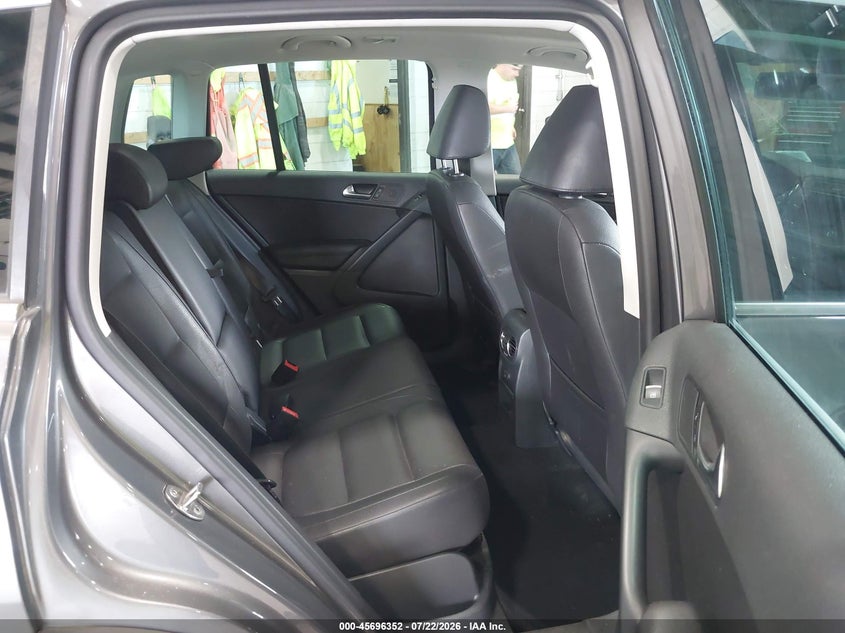 2016 Volkswagen Tiguan VIN WVGBV7AX1GW599217 IAAI salvage auction — FRONT END, Salvage Title, sold $3,400 on 2026-08-16 (photo 8)