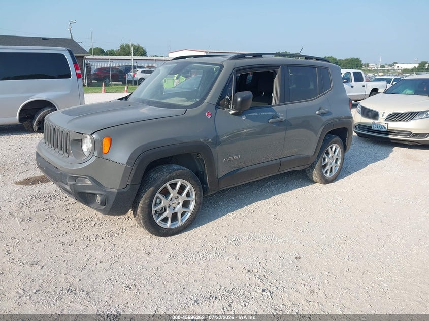 2022 Jeep Renegade VIN ZACNJDB15NPN80201 IAAI salvage auction — STRIPPED, Salvage (Oklahoma), sold $375 on 2026-07-30 (photo 2)