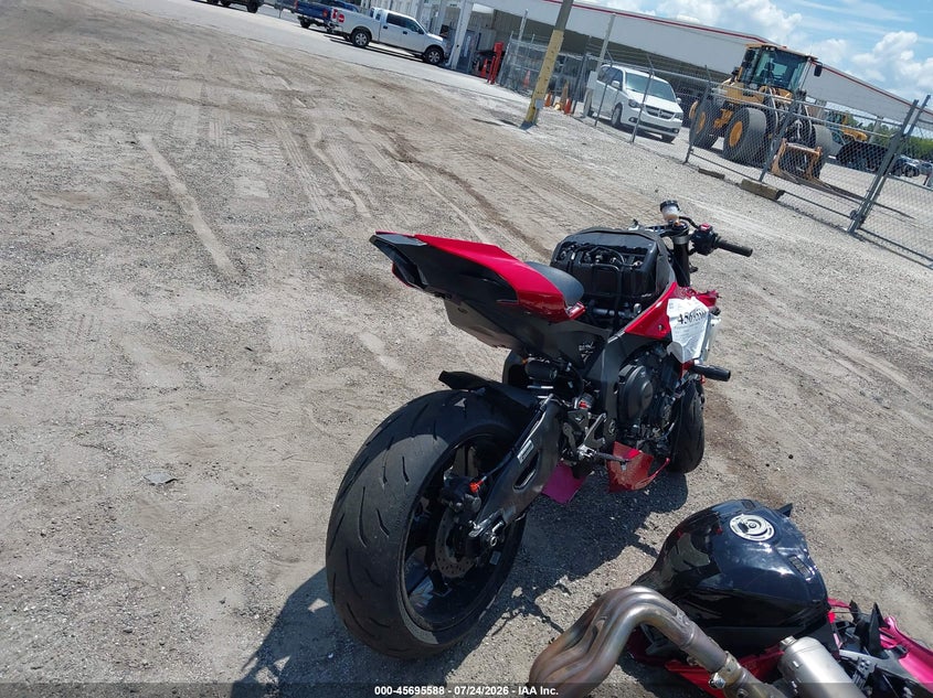 2024 Yamaha Yzf VIN JYARN66E3RA004836 IAAI salvage auction — ALL OVER, Wait Title, sold $4,250 on 2026-09-11 (photo 4)