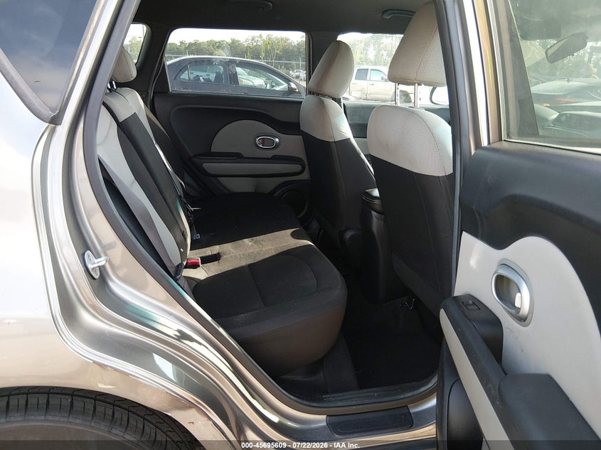 2015 Kia Soul VIN KNDJN2A23F7181063 IAAI salvage auction — NORMAL WEAR, Clear (Florida), sold $50 on 2026-07-28 (photo 8)