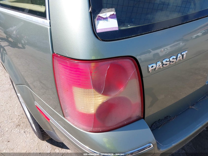 2004 Volkswagen Passat VIN WVWYH63B74E066629 IAAI salvage auction — NORMAL WEAR, Original (Maine), sold $25 on 2026-07-27 (photo 6)