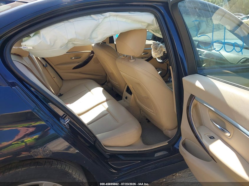 2016 BMW 3er VIN WBA8E3G56GNT75439 IAAI salvage auction — FRONT END, Wait Title, sold $125 on 2026-08-11 (photo 8)