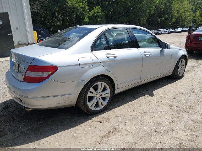 2010 Mercedes-benz C class VIN WDDGF8BB0AR111287 IAAI salvage auction — NORMAL WEAR, Original (Vermont), sold $925 on 2026-08-06 (photo 4)