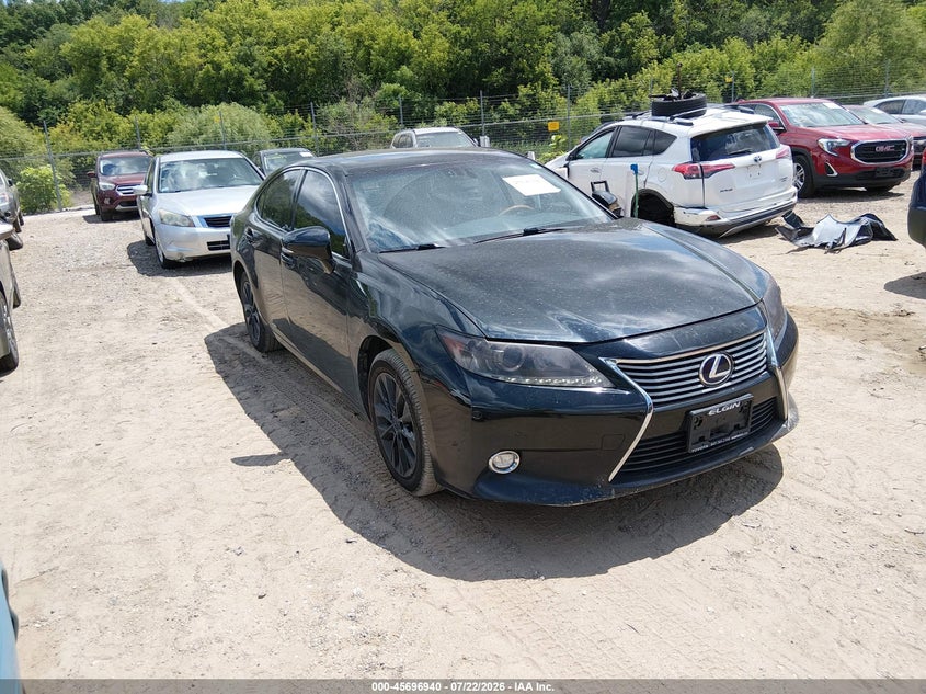 2015 Lexus ES VIN JTHBW1GG1F2098144 IAAI salvage auction — NORMAL WEAR, Clear (Illinois), sold $25 on 2026-07-29 (photo 1)