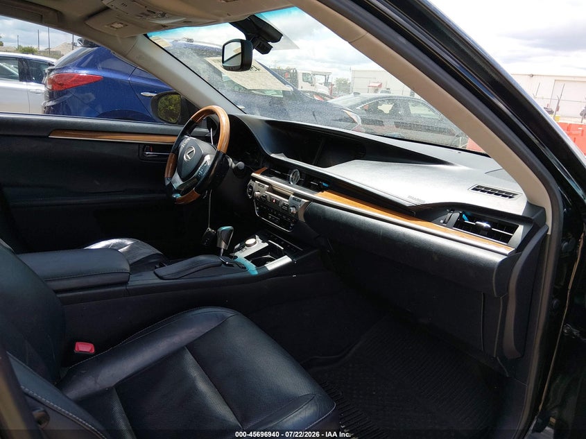 2015 Lexus ES VIN JTHBW1GG1F2098144 IAAI salvage auction — NORMAL WEAR, Clear (Illinois), sold $25 on 2026-07-29 (photo 5)