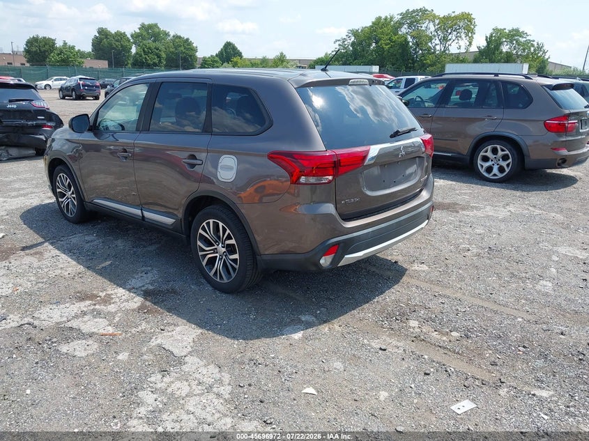2016 Mitsubishi Outlander VIN JA4AZ3A32GZ060625 IAAI salvage auction — NORMAL WEAR, Clear (Pennsylvania), sold $1,600 on 2026-07-31 (photo 3)