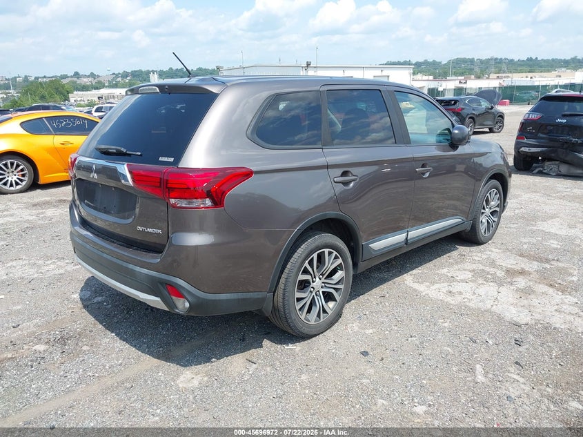 2016 Mitsubishi Outlander VIN JA4AZ3A32GZ060625 IAAI salvage auction — NORMAL WEAR, Clear (Pennsylvania), sold $1,600 on 2026-07-31 (photo 4)