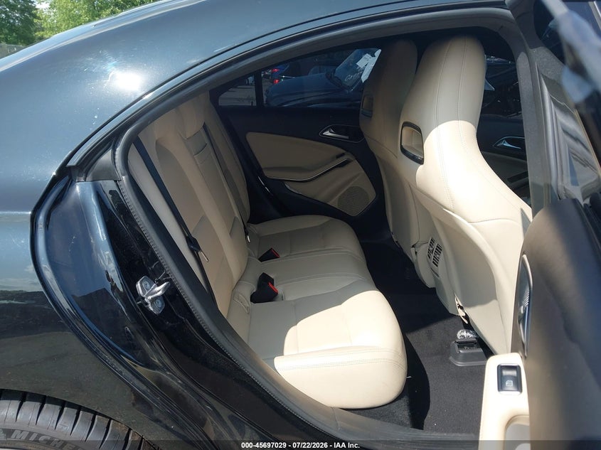 2019 Mercedes-benz Cla-klasse VIN WDDSJ4EB6KN713830 IAAI salvage auction — FRONT & REAR, Wait Title, sold $3,650 on 2026-08-20 (photo 8)