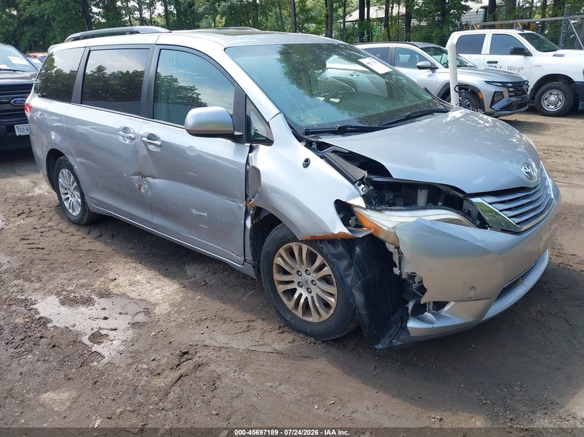 2013 Toyota Sienna VIN 5TDYK3DC3DS374320 IAAI salvage auction — NORMAL WEAR, Clear (Virginia), sold $25 on 2026-07-30 (photo 1)