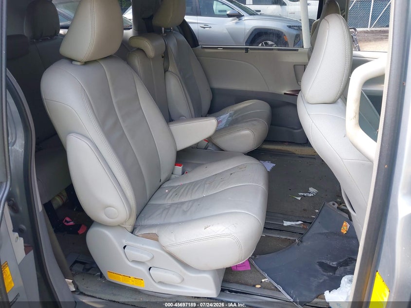 2013 Toyota Sienna VIN 5TDYK3DC3DS374320 IAAI salvage auction — NORMAL WEAR, Clear (Virginia), sold $25 on 2026-07-30 (photo 8)
