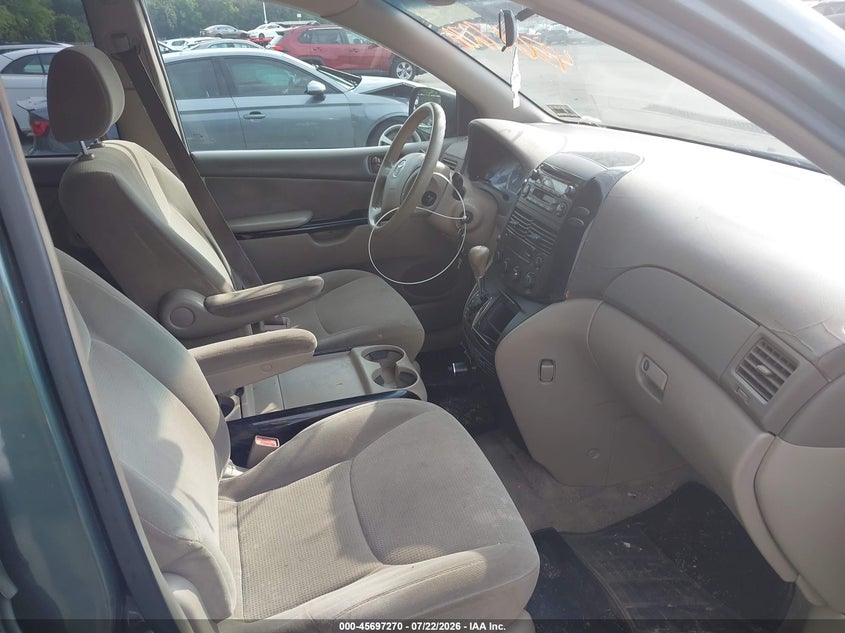 2004 Toyota Sienna VIN 5TDZA23C14S011498 IAAI salvage auction — NORMAL WEAR, Clear (New Jersey), sold $600 on 2026-07-30 (photo 5)
