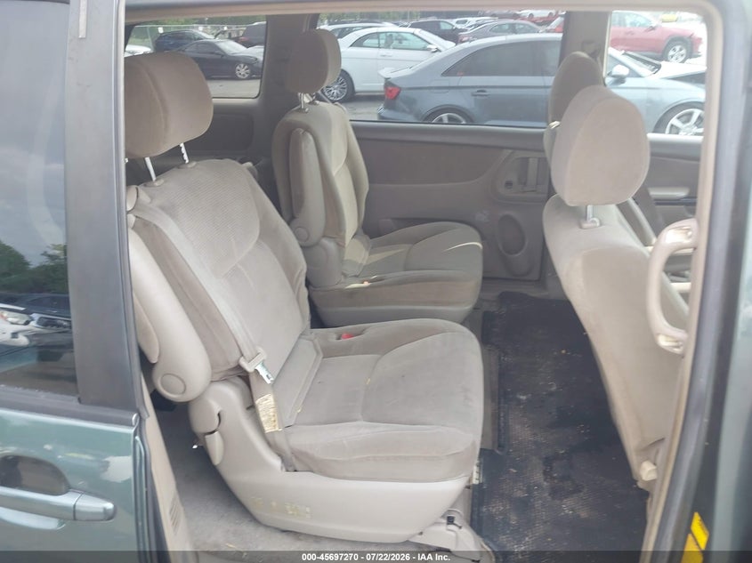 2004 Toyota Sienna VIN 5TDZA23C14S011498 IAAI salvage auction — NORMAL WEAR, Clear (New Jersey), sold $600 on 2026-07-30 (photo 8)